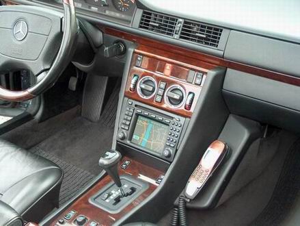W124 with Double Din Comand